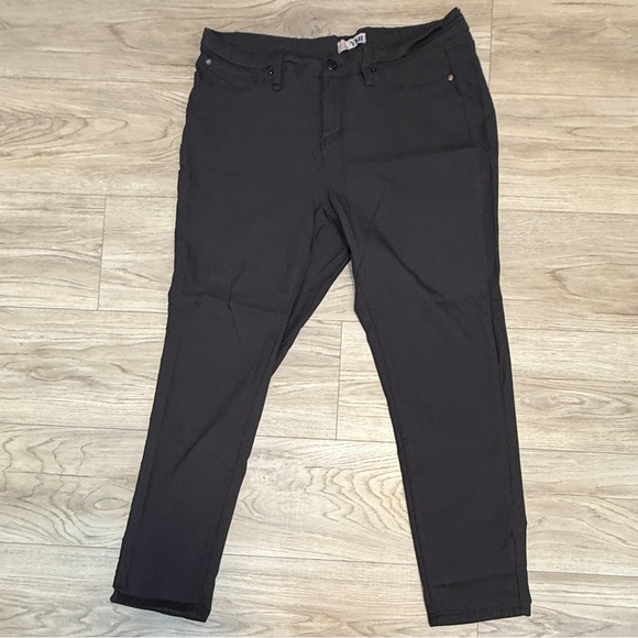 YMI Hyperstretch Women’s Charcoal Pants - Picture 3 of 5